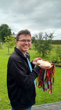 Emil med medaljer