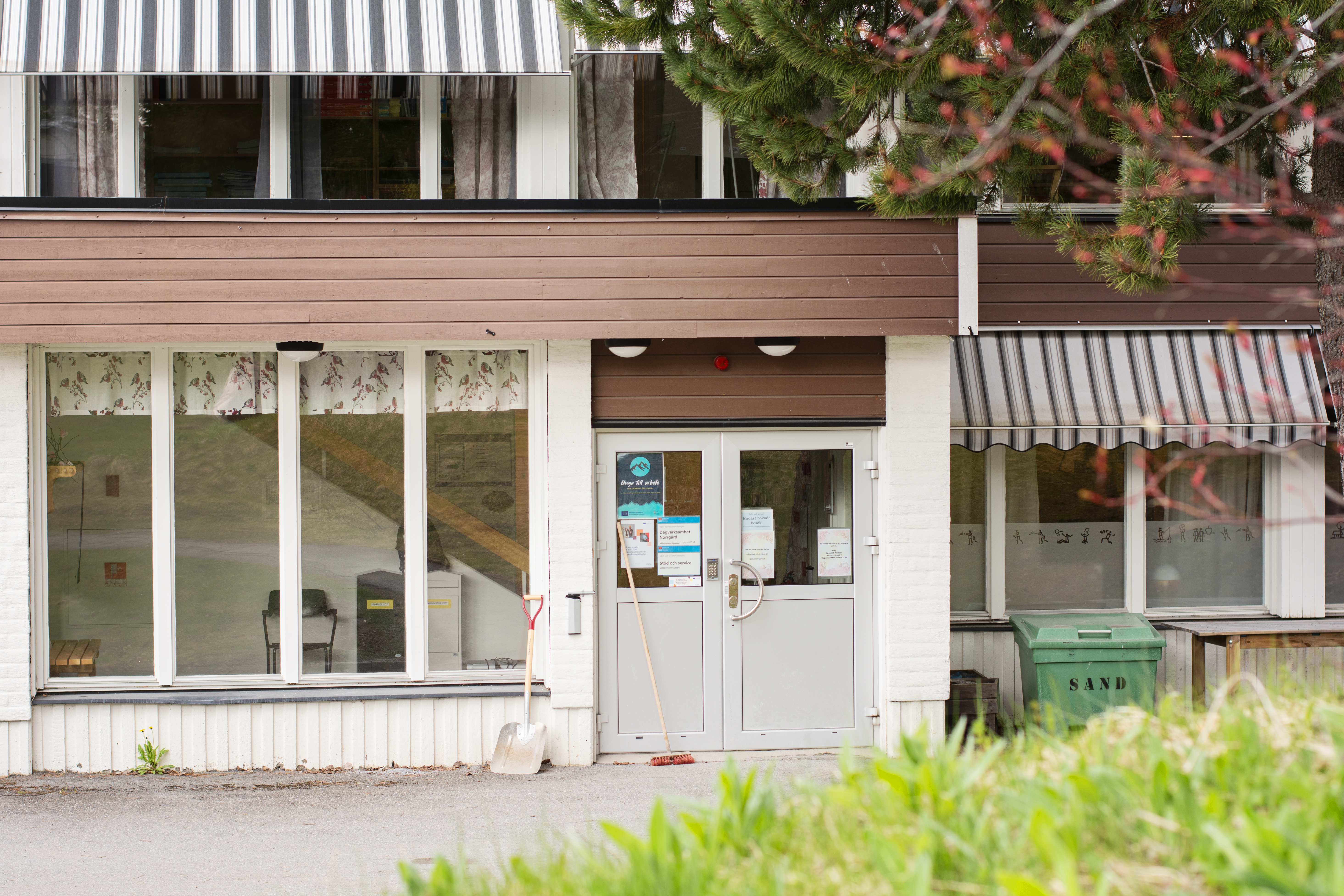 Entrén till byggnaden Norrgård