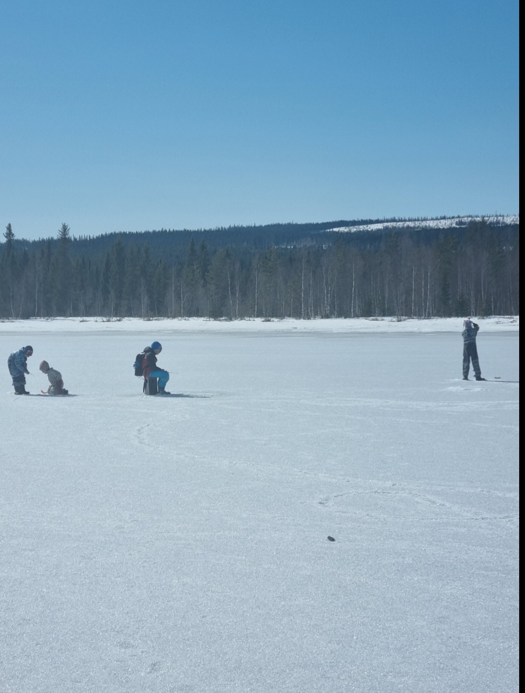 Kärrnässjön 2021, pimpelfiske vid Kärrnässjön.